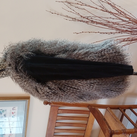 Guess Ladies Faux Fur Vest Size:XS Color:Gray, White, Black - Picture 4 of 11